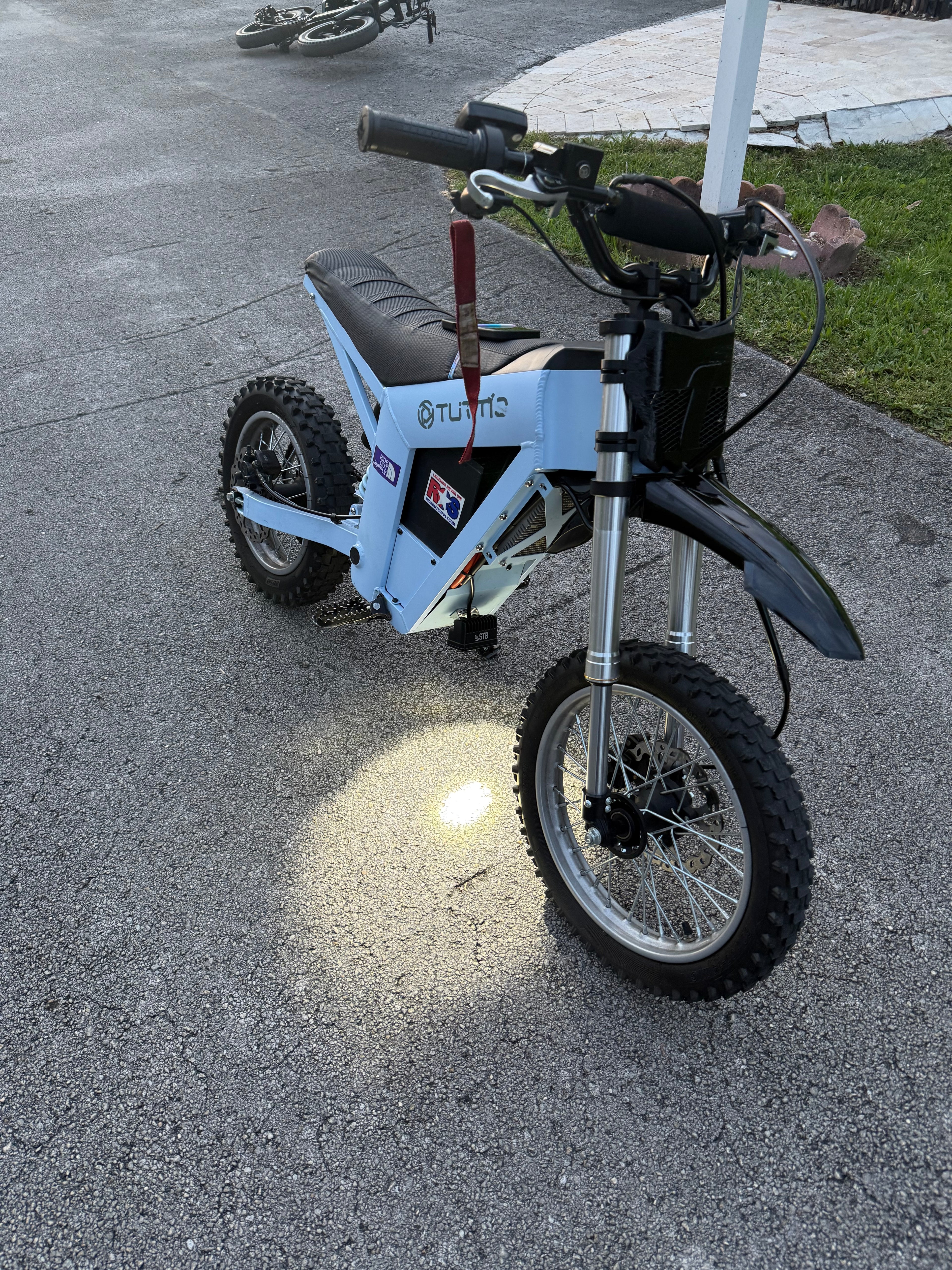 Tuttio / Yozma Wheelie Light — StreetBeam™